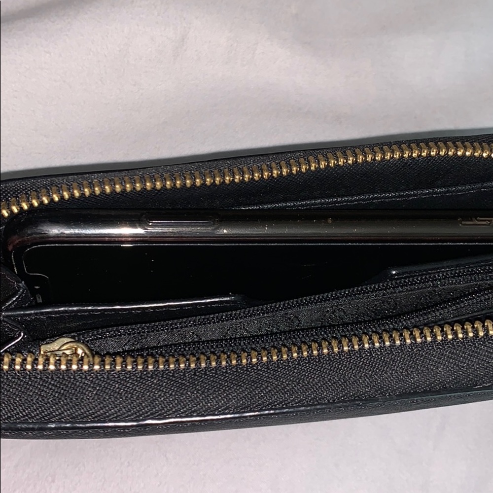 Michael Kors Black Wristlet Wallet - Picture 5 of 7